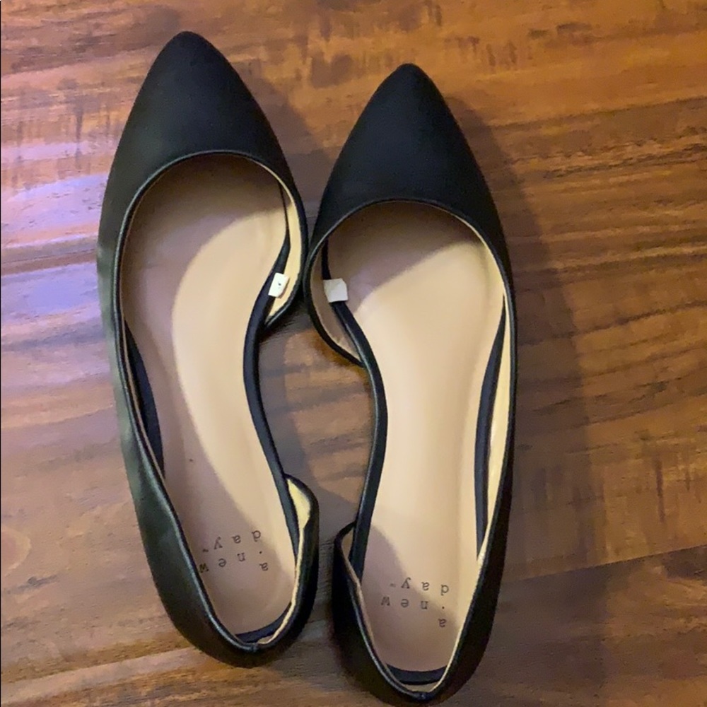 Black Pointed toe flats
